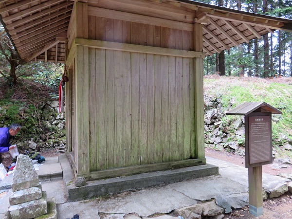 テント泊した観音堂
