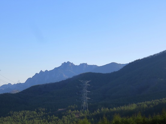 瑞牆山景色鉄塔が邪魔