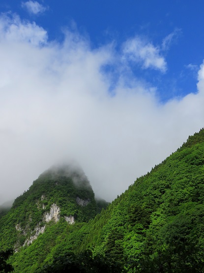 幻想的な稲村岩