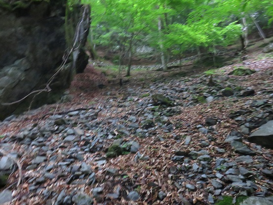 天祖山の落石ポイント