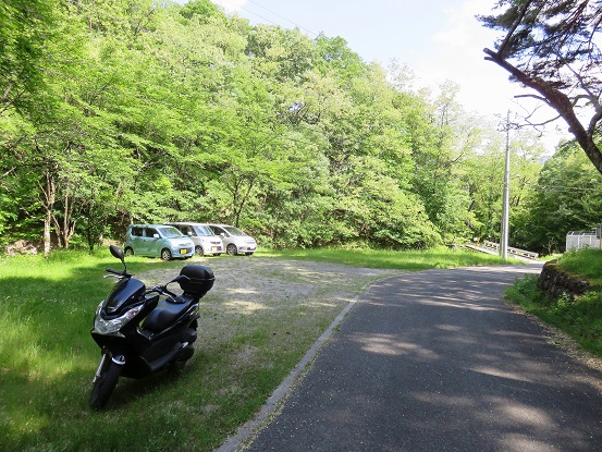 石尊神社の駐車場