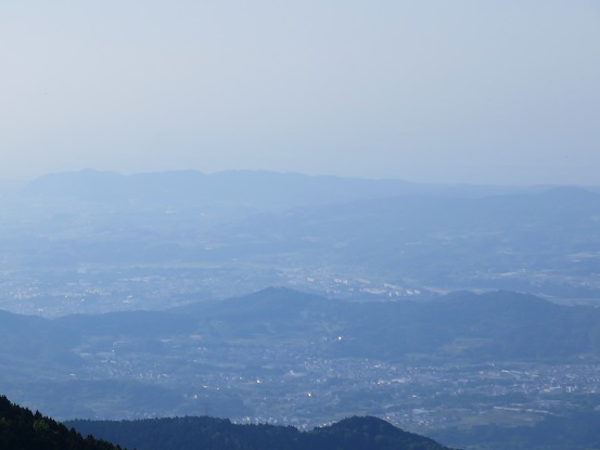 丹沢表尾根三ノ塔へ登っていると景色が開け