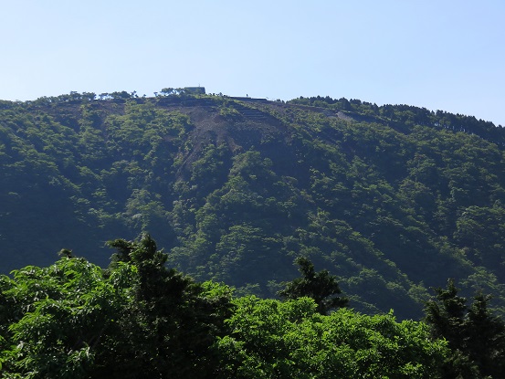 烏尾山から三ノ塔の避難小屋n