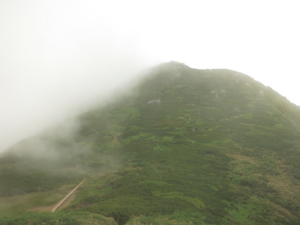 燧ヶ岳は双耳峰