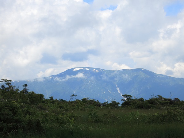 平ヶ岳残雪景色