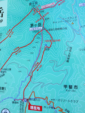 深田公園の駐車場から目指す茅ヶ岳景色