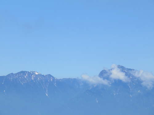 甲斐駒ヶ岳に雲