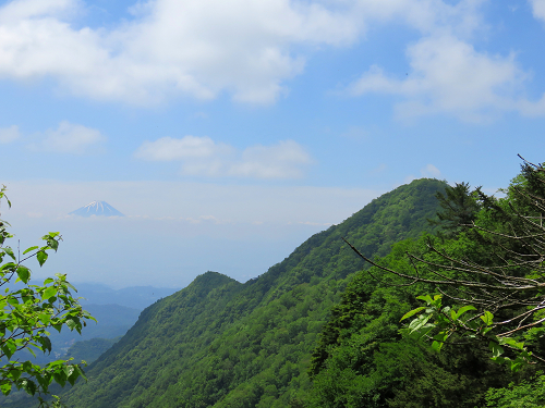 観音峠方面富士山と茅ヶ岳