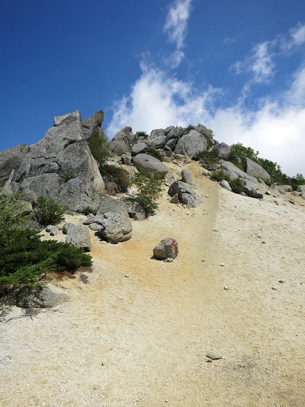 鳳凰三山薬師岳小屋