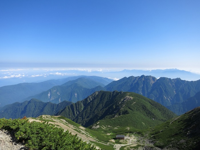 仙丈ヶ岳の山頂からの地蔵尾根と丹溪新道景色