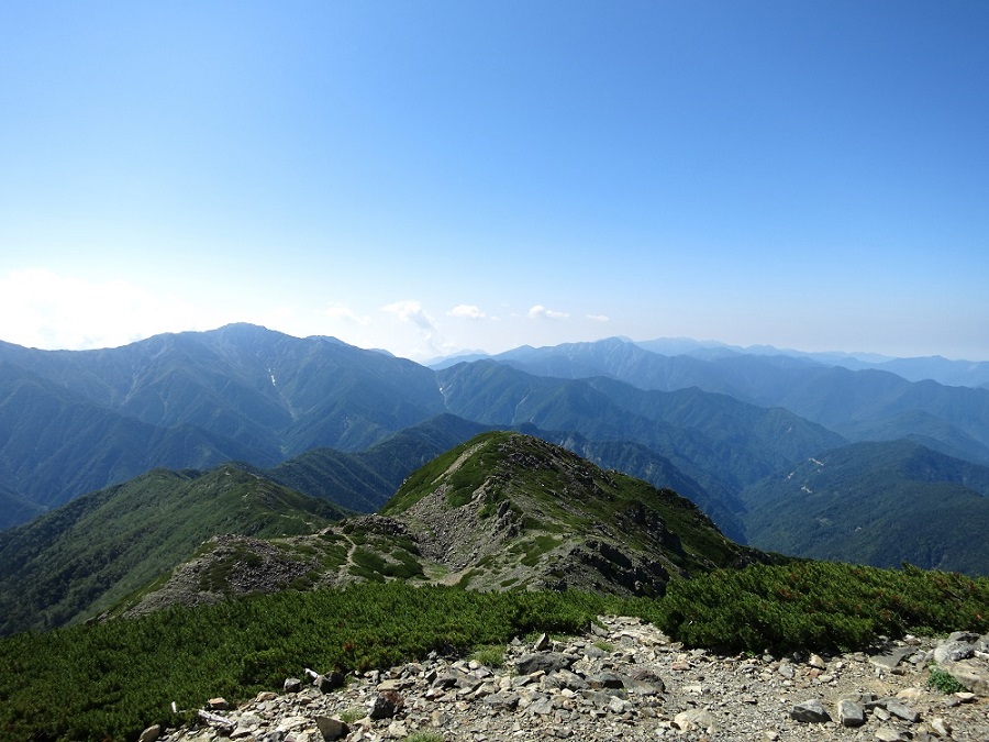 仙塩尾根歩きの様子