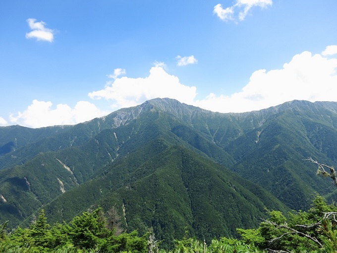独標からの南アルプス北岳の景色