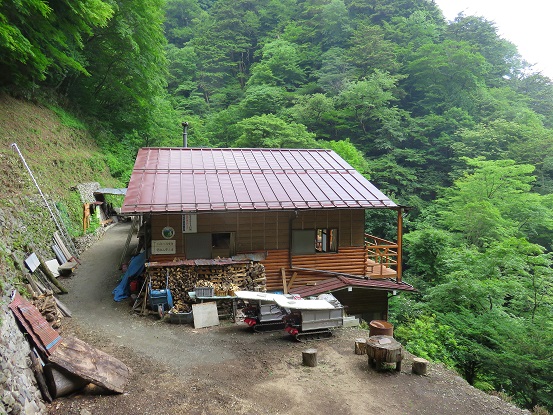 三条の湯(三条小屋）の様子