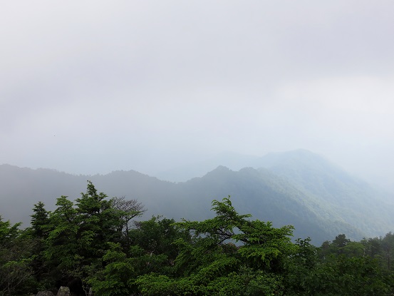 飛龍山近くにある禿岩