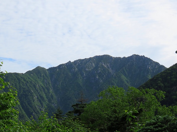 越百小屋からの南駒ヶ岳の展望