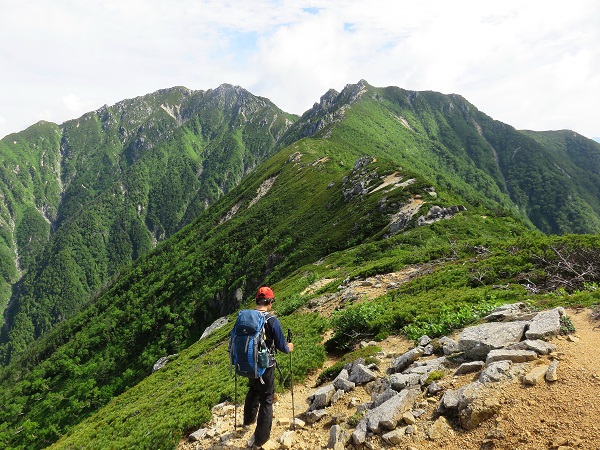 中央アルプスを周回・縦走登山の様子