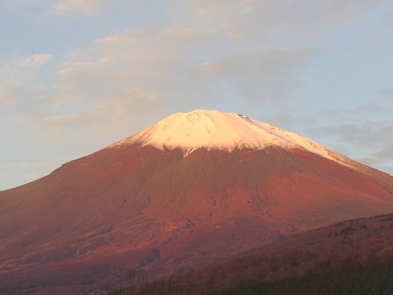 モルゲンロート（朝焼け）の富士山景色