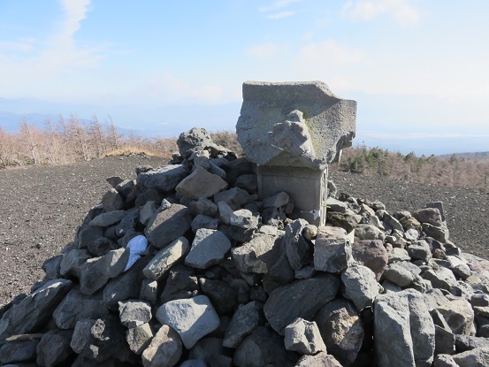 小富士の山頂標高は1,979m