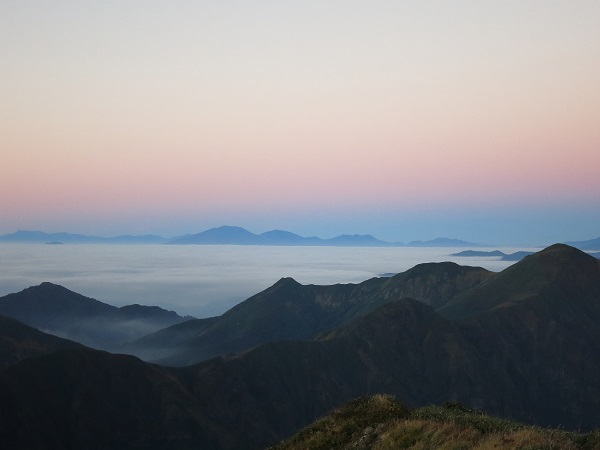 f:id:aohige0718:20170826160159j:plain 谷川岳静寂と雲海の世界