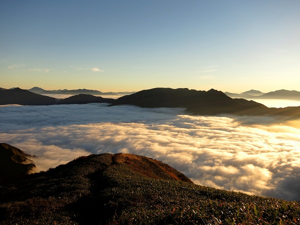 f:id:aohige0718:20170826160710j:plain 朝日岳・笠ヶ岳・白毛門