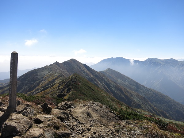 f:id:aohige0718:20170826161730j:plain 朝日岳の山頂