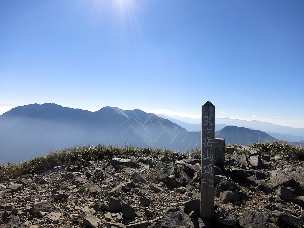 f:id:aohige0718:20170826161918j:plain 笠ヶ岳の山頂