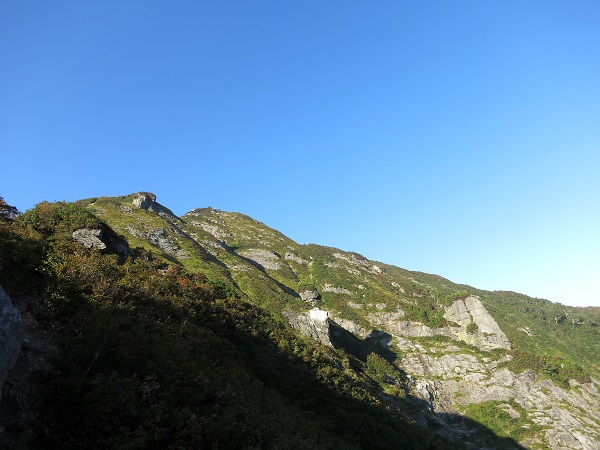 f:id:aohige0718:20170826162140j:plain 白毛門長い鎖場