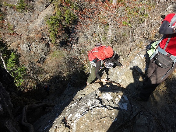 両神山八丁尾根の鎖場