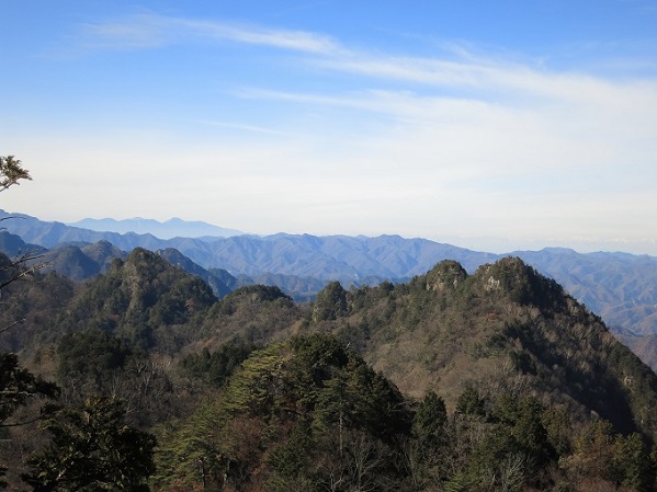 赤岩岳の山容