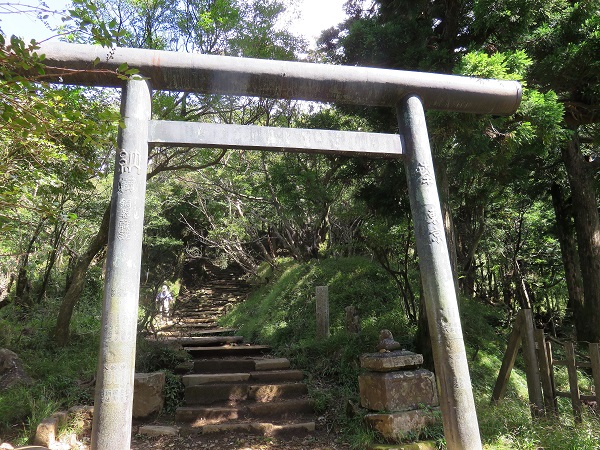 大山の表参道鳥居