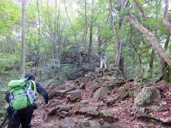 f:id:aohige0718:20170926171103j:plain 鋸尾根鎖場が終わった後も急登