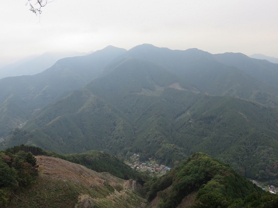 馬頭刈山と大岳山方面の景色