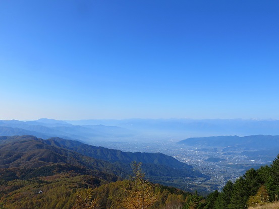 甲府の市街南アルプスの山々風景