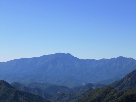 雛鶴峠周辺から三ツ峠山景色
