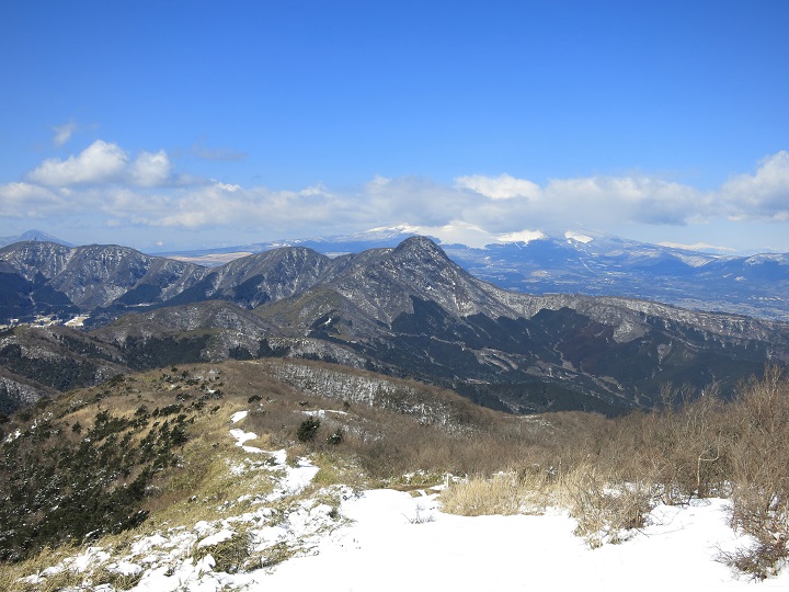 明神ヶ岳から金時山を目指し縦走