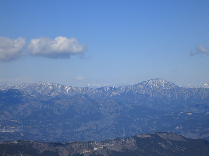 金時山綺麗な雪景色