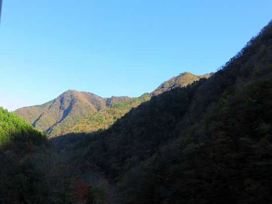 f:id:aohige0718:20171114200422j:plain 風巻尾根袖平山