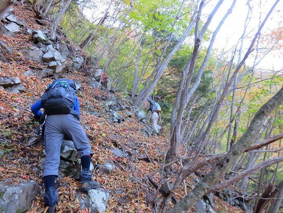 f:id:aohige0718:20171114200721j:plain 地蔵尾根滑落注意