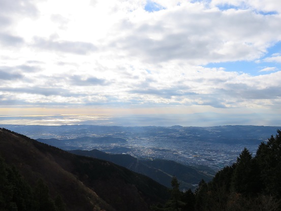 三ノ塔尾根から相模湾方面景色n