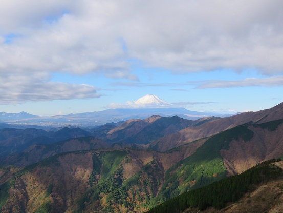 ヨモギ尾根から富士山見れません