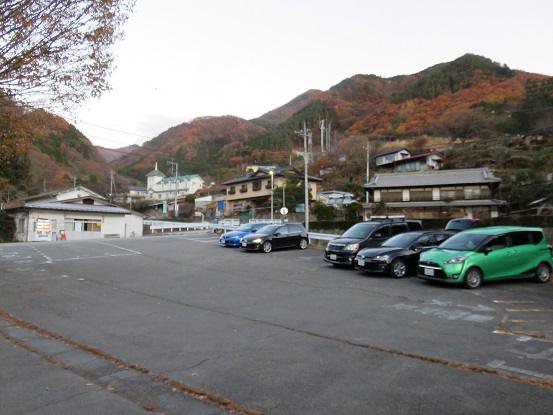 徳和無料駐車場