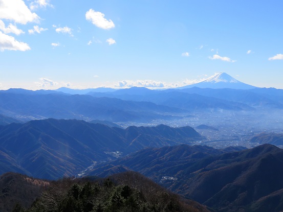 鳳岩鎖場をこなすと、見飽きた景色