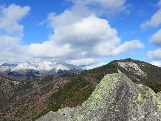 乾徳山山頂からの眺め