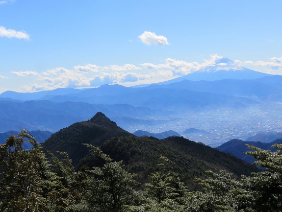 黒金山から乾徳山