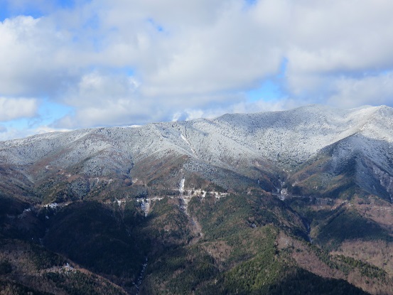 黒金山の山頂幻想的な雪化粧