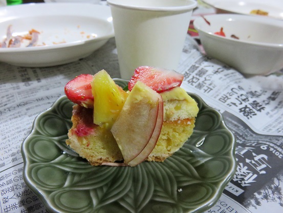 食飲研修＆引退セレモニーデザートにケーキ