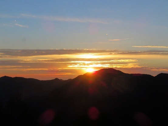 f:id:aohige0718:20171128231900j:plain ご来光の景色