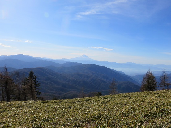 f:id:aohige0718:20171129210536j:plain 古礼山からの富士山の眺めも見納め