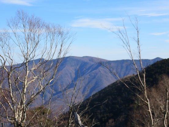 f:id:aohige0718:20171129221534j:plain 和名倉山景色