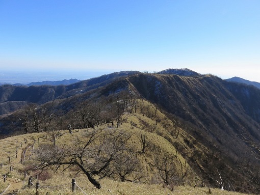 歩いてきた稜線
